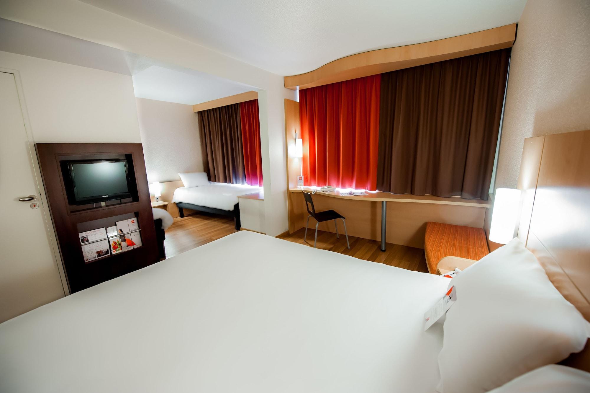 Ibis Vannes Esterno foto