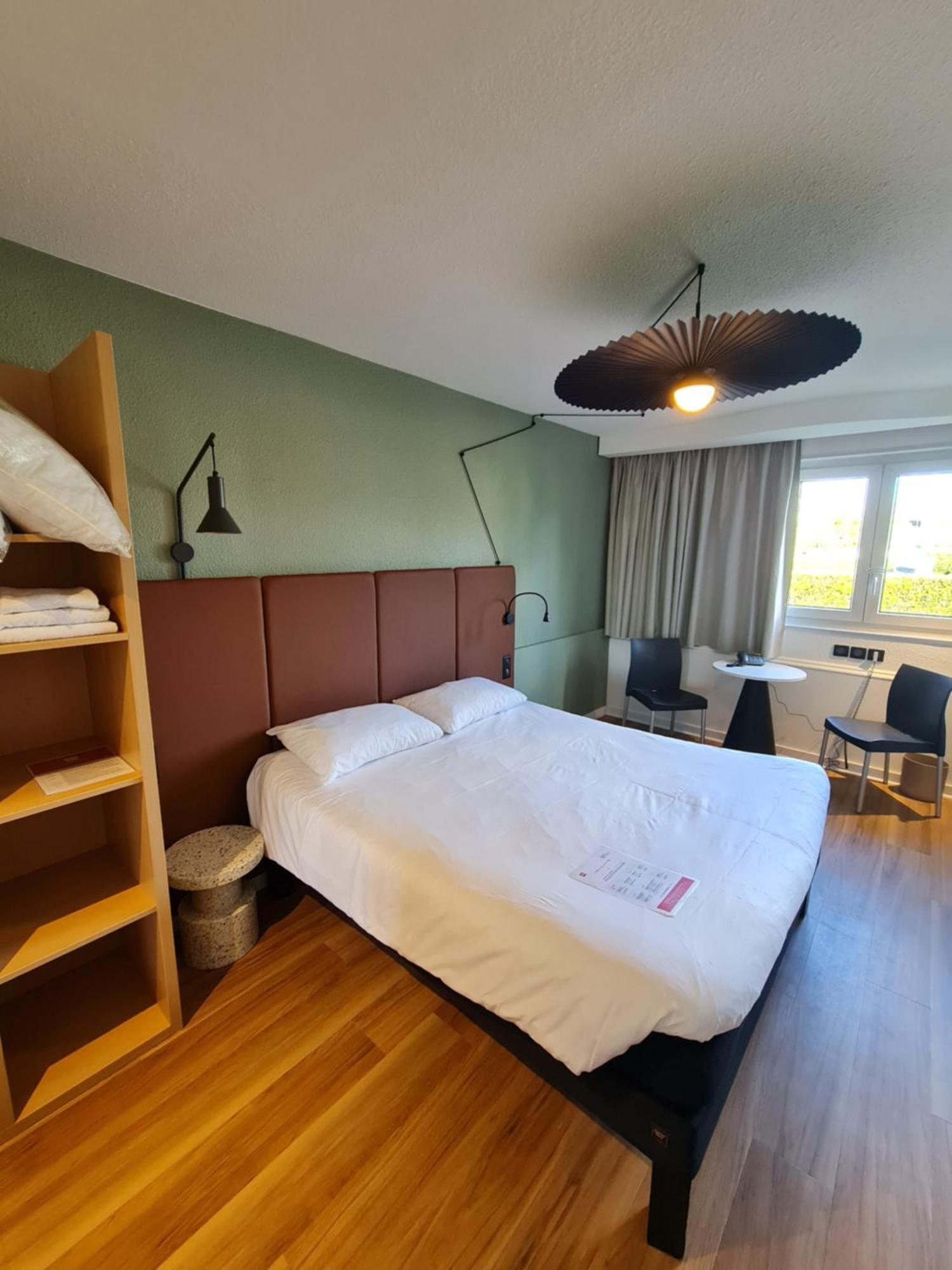 Ibis Vannes Esterno foto