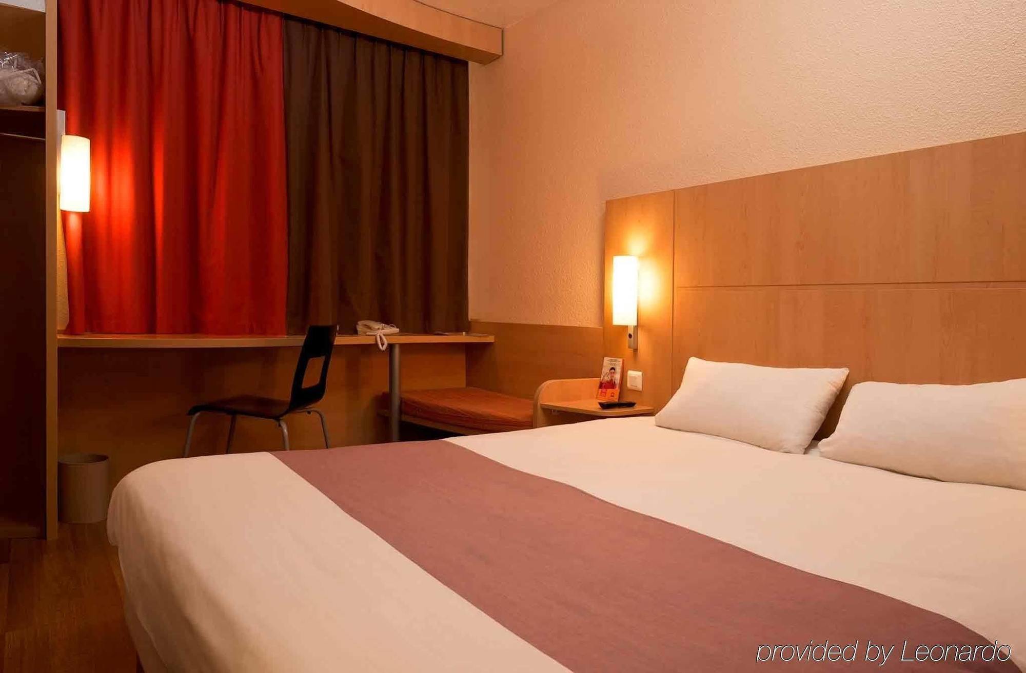 Ibis Vannes Esterno foto